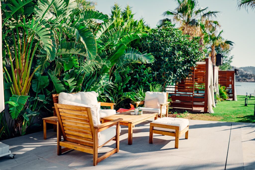 unique-patio-furniture-ideas-to-elevate-your-backyard-oasis